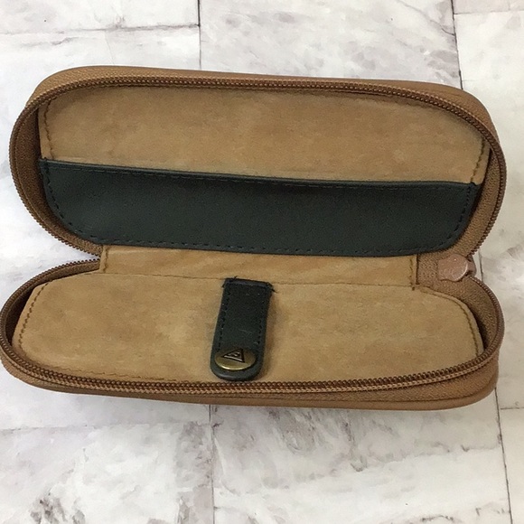 Guess leather watch case - Picture 2 of 3